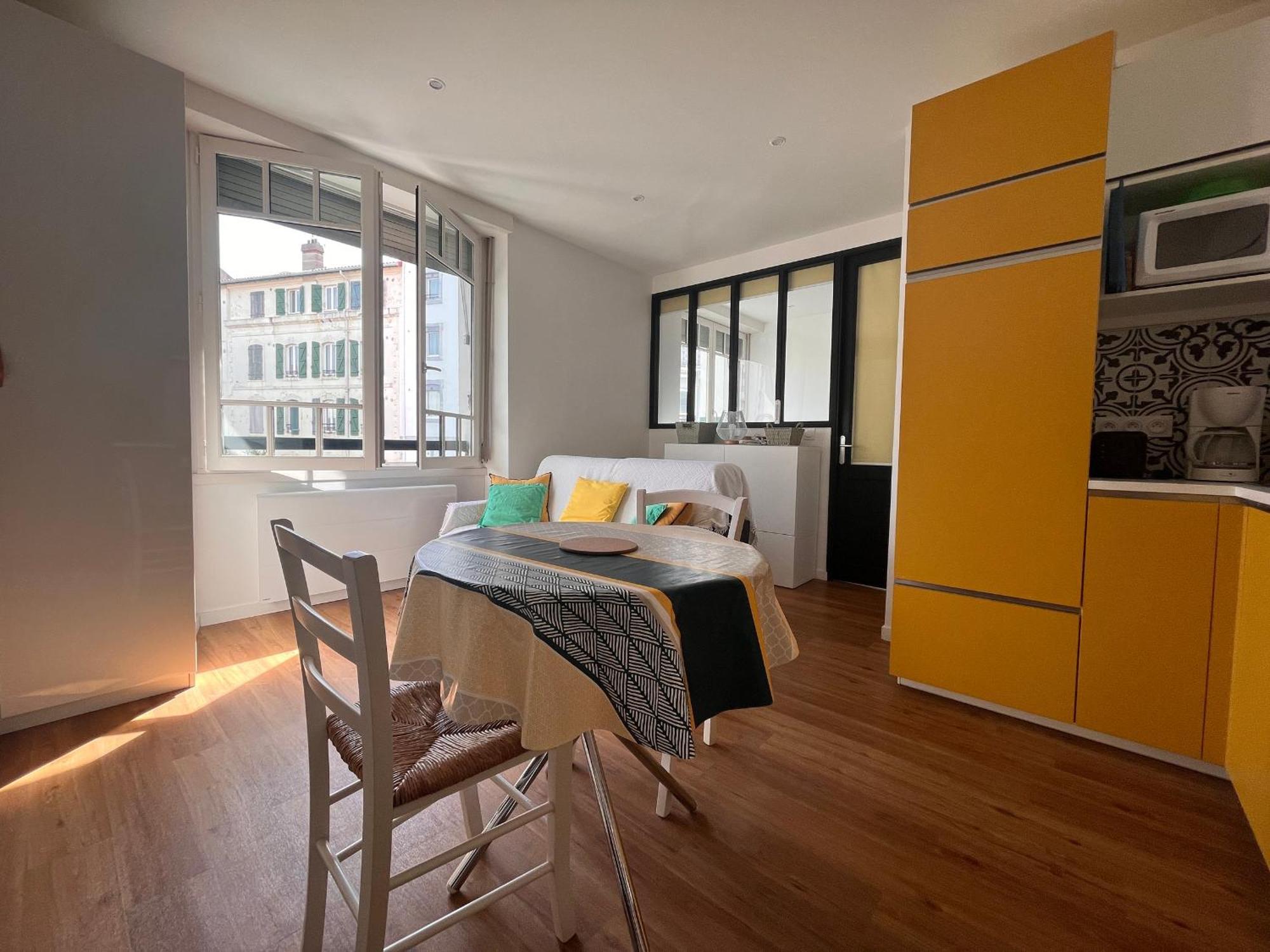 Appartement Lumineux 1 Chambre Au Coeur De Saint-Jean-De-Luz, Proche Plage Et Halles - Fr-1-239-890 Экстерьер фото